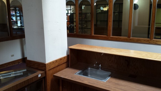 Suite E Kiosk w/sink
