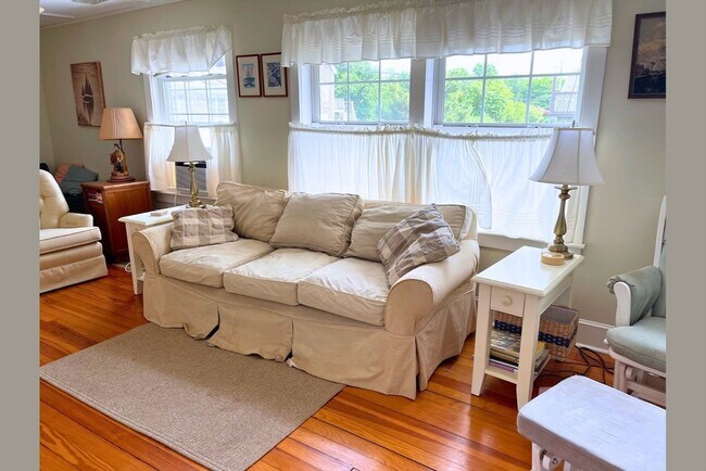 Photo - 48 Angelica Ave