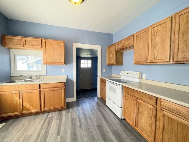 Photo - 2 bedroom home with garage