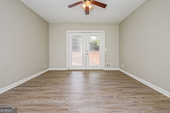 Photo - 188 Bridgewood Dr SE