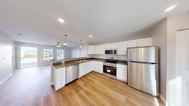 Kitchen - 1341 Luke Ln