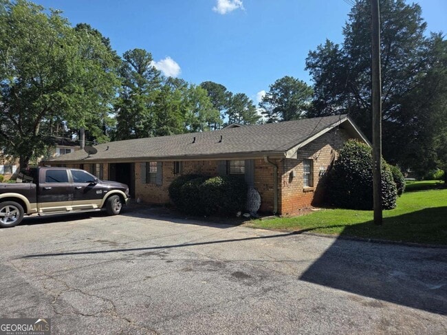 Building Photo - 897 6 Oaks Cir