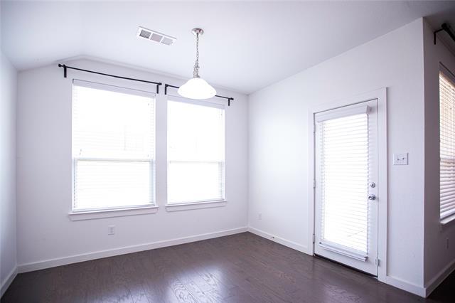 Photo - 404 Barnstorm Dr