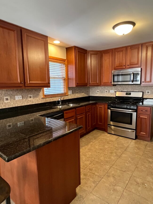 Photo - 3848 N Kenneth Ave Unit 2nd flr