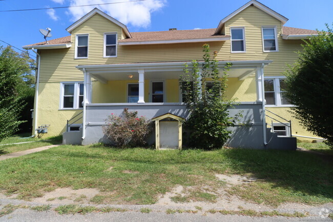 Building Photo - 4 Crocker St Rental