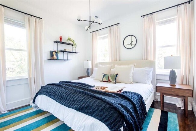 Photo - 1351 Oxford Rd NE Unit 4