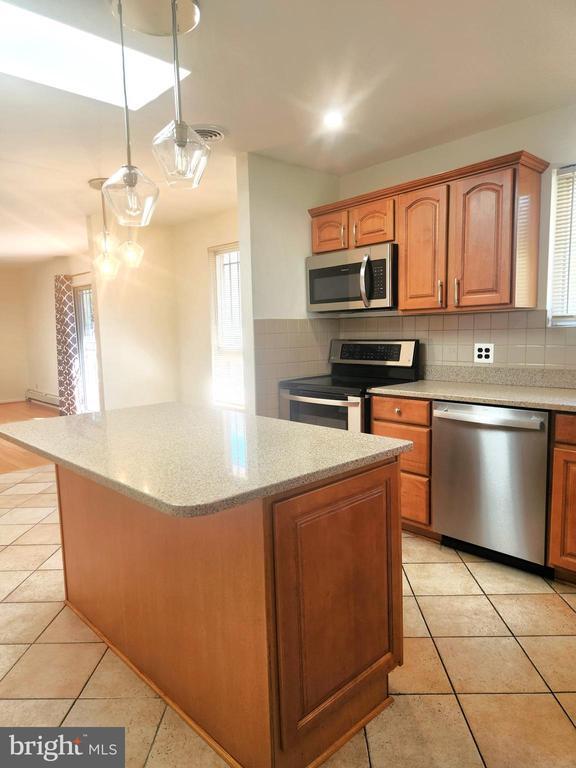 Photo - 5419 Sargent Rd