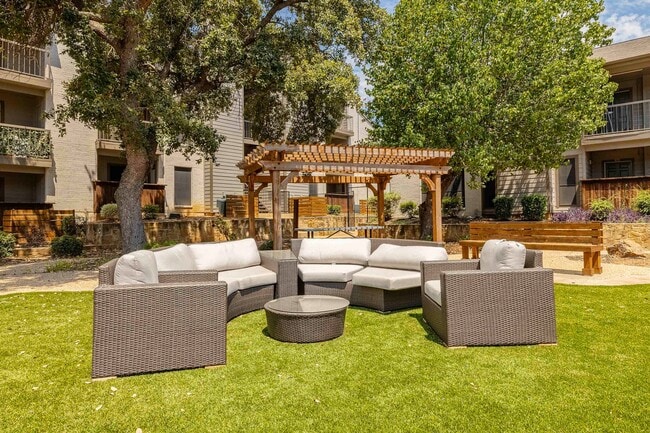 000CAF_Crosby_EXAM_XS_08_2024 - The Crosby