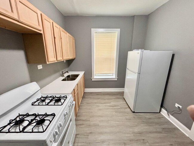 Photo - 7841 S Drexel Ave Unidad 1F