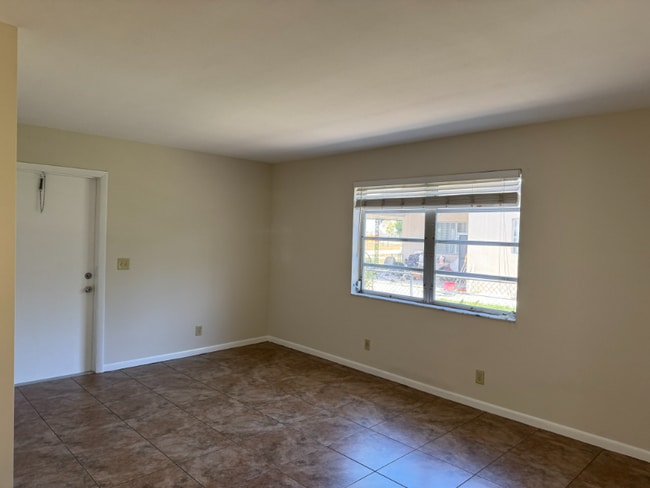 Photo - 1610 Shirley Ct Unit 2