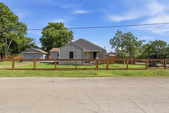 Photo - 515 Riggs St