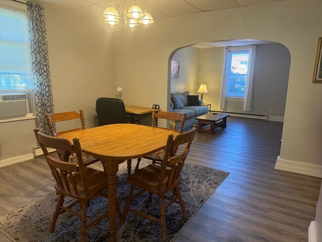 Photo - 115 N Water St