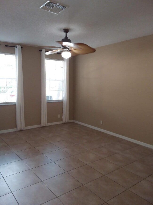 Photo - 2410 SE Union Park Dr