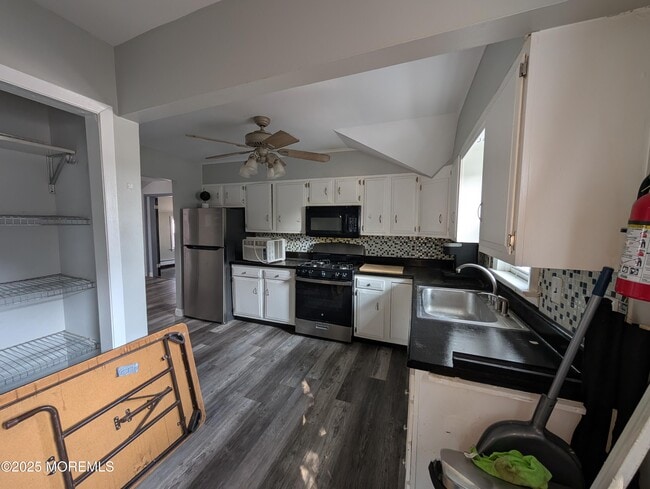 Photo - 164 Port Monmouth Rd Unit B