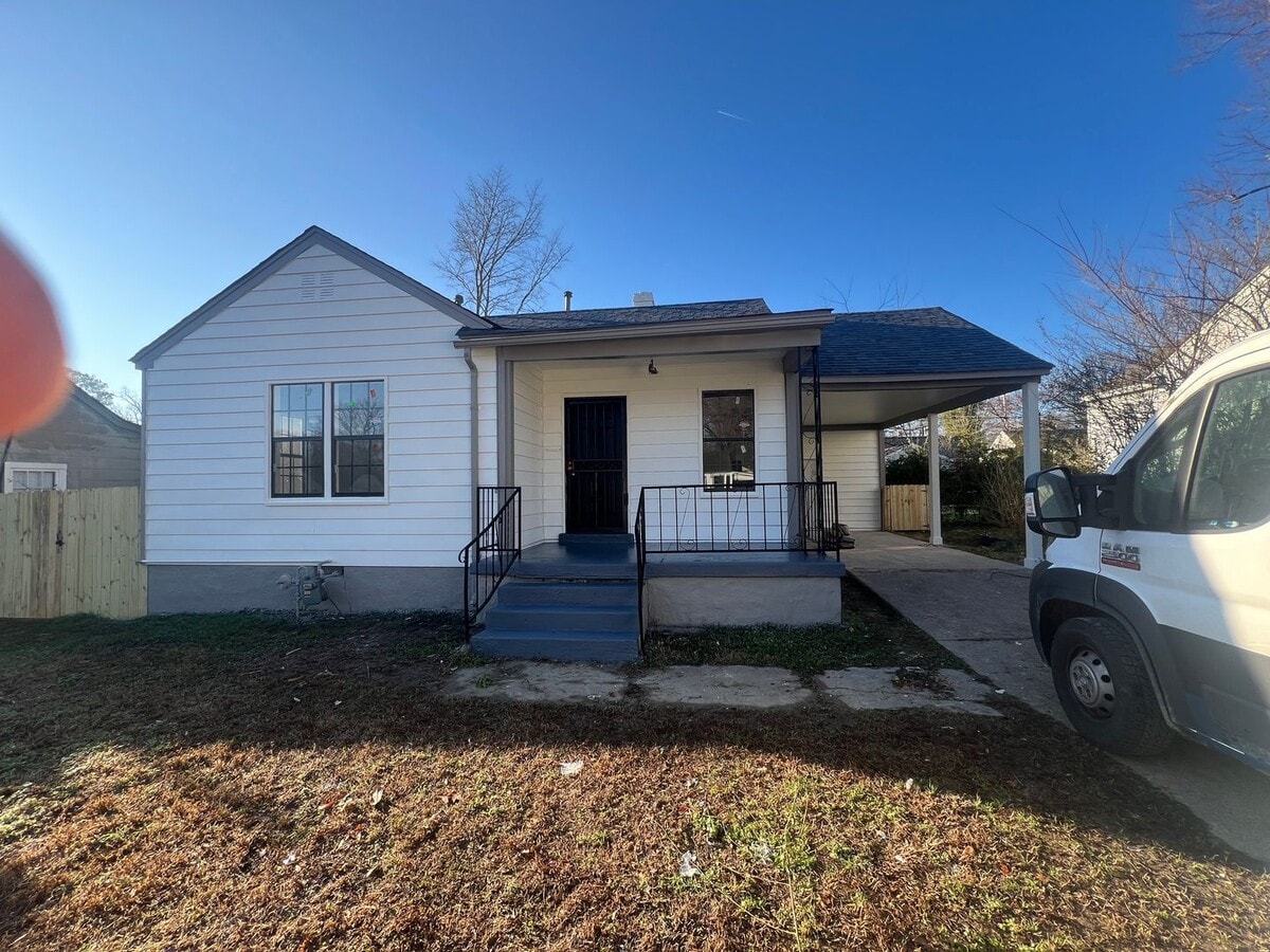 Photo - 3743 Buchanan Ave