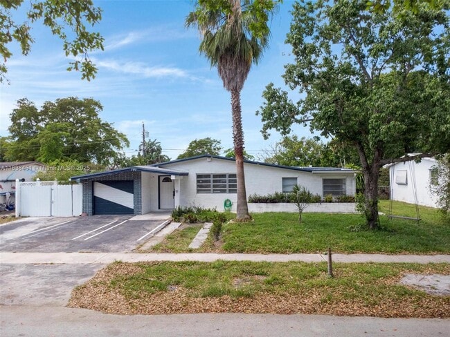 Photo - 700 SW 67th Ave
