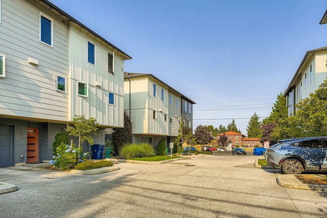 Building Photo - 1815 SW 96th Ln Rental