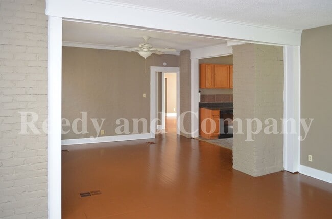 Photo - FIRST MONTH FREE; Adorable Duplex in Cross... Unidad Downstairs