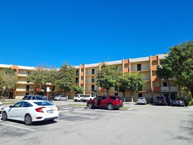 Building Photo - 9455 W Flagler St Unit 310C