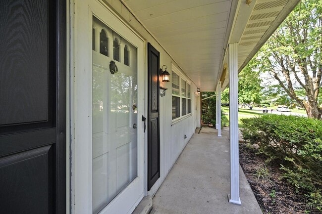 1582 Turquoise Dr