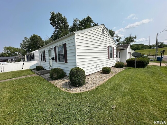 Photo - 2 St James Ct