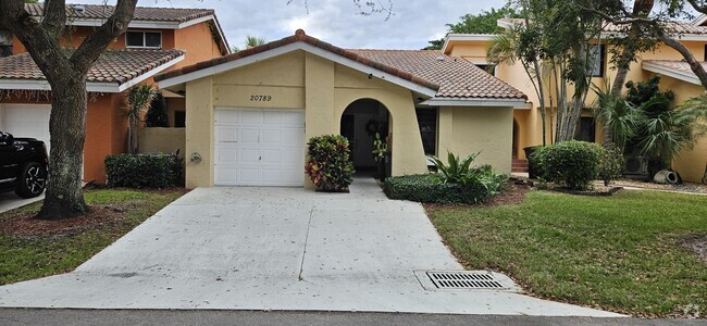 Building Photo - 20789 Del Luna Dr Rental