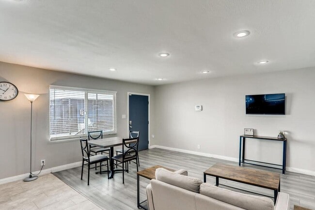 Photo - 235 W Philadelphia Ave