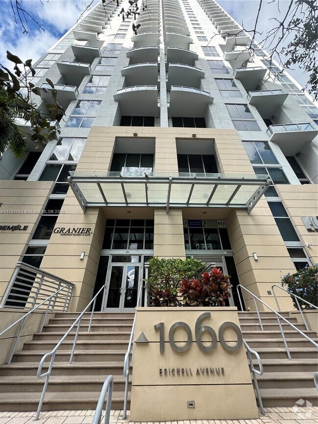 Building Photo - 1060 Brickell Ave Unit 3205 Rental