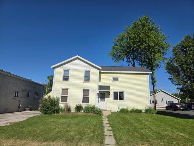 Building Photo - 512 Wisconsin St