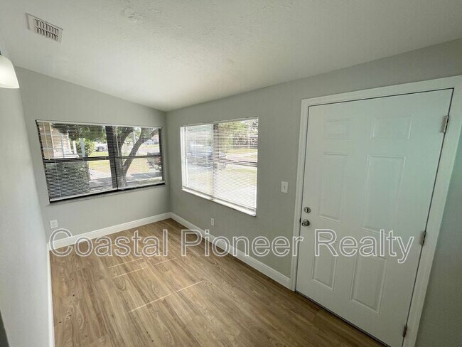 Photo - 3861 11th Ave S