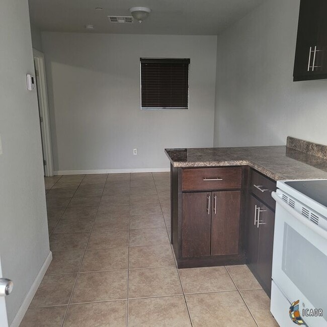 Photo - 423 S Imperial Ave