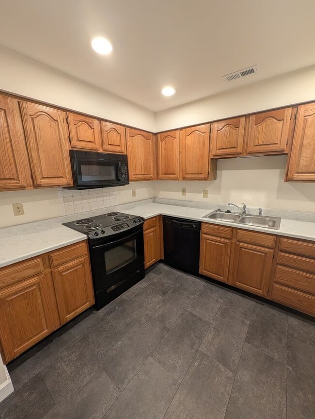 Photo - 2 Bed/ 2 Bath- Village South Condominiums - Available NOW! Unit 9