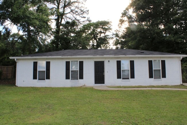Building Photo - 3 Bedroom 2 Bath South Augusta