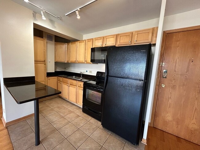 Photo - 4180 N Marine Dr Unit 1311