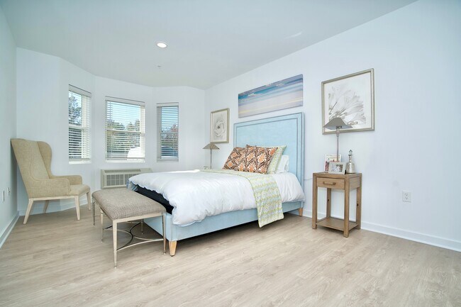 Photo - Boulevard East