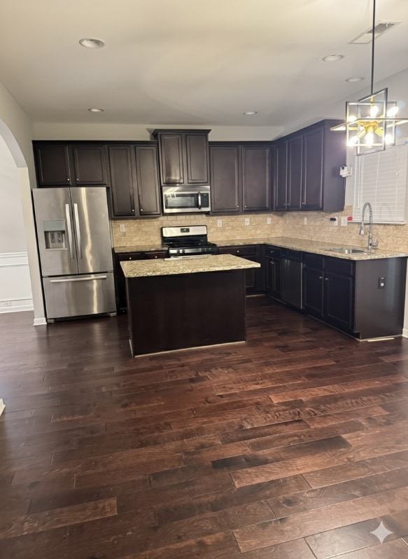 Photo - 1154 Paramount Dr