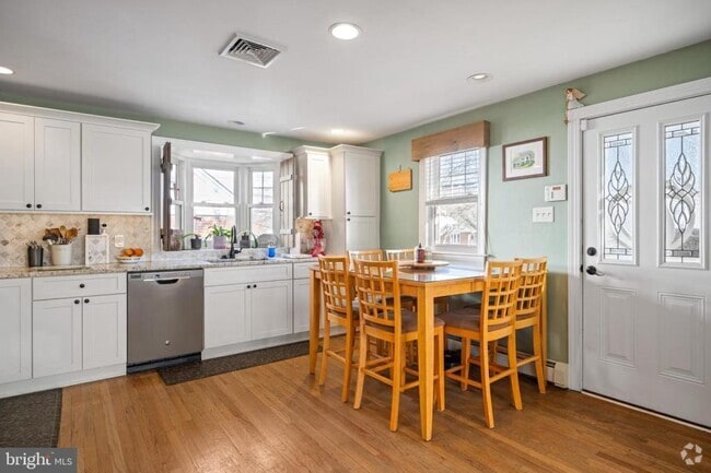 Building Photo - 119 N Drexel St Rental