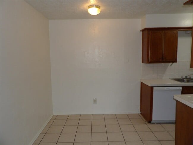 Photo - 6405 NW Oak Ave Unit B-7