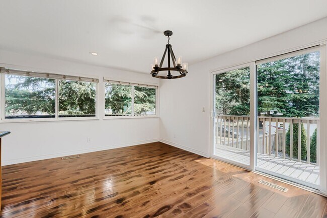 Photo - 4bd/2.75ba Renton Home