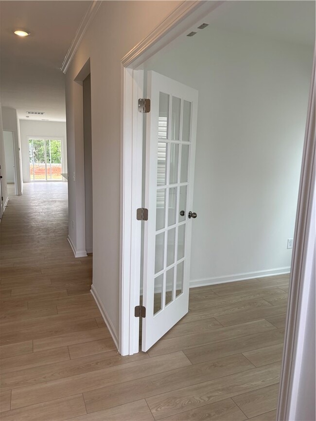 Photo - 201 McCormick Pl
