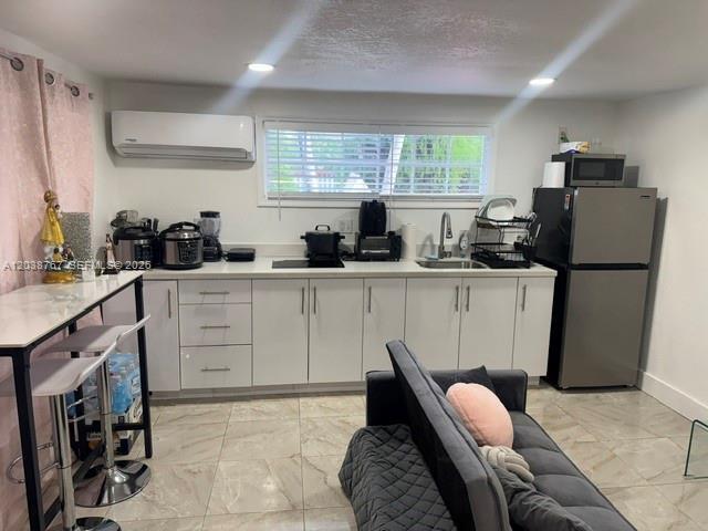 Photo - 211 SW 71st Ave
