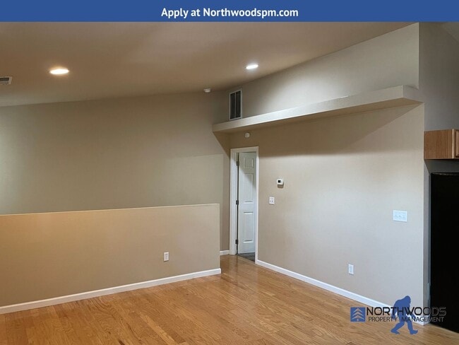 Photo - Nice 2 bed/2bath Townhome Located in White City