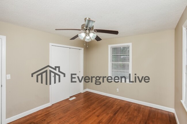 Photo - 1454 Fork Ave