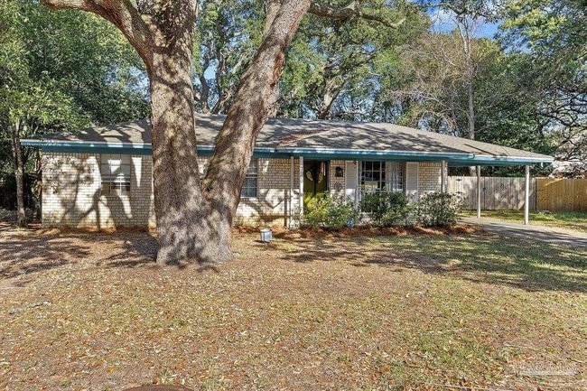 Photo - 2000 Elaine Cir Unit 4 - Room