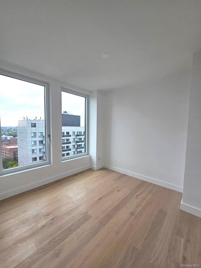 Building Photo - 136-18 Maple Ave Unit 16A