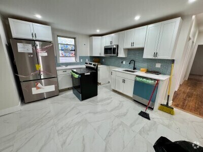 Building Photo - 805 Blue Hill Ave Rental