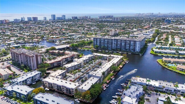 Building Photo - 777 S Federal Hwy Unit 305E