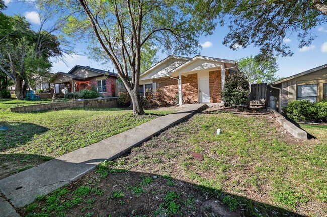 Photo - 5928 Signal Point