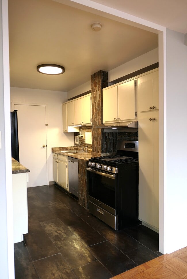 Photo - 6631 Wakefield Dr Unit 717