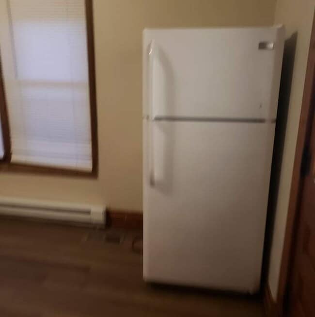 Photo - 619 W Elm St